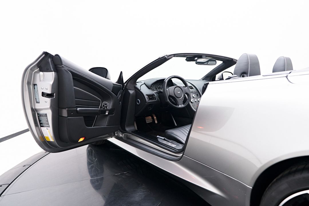 2016 Aston Martin DB9