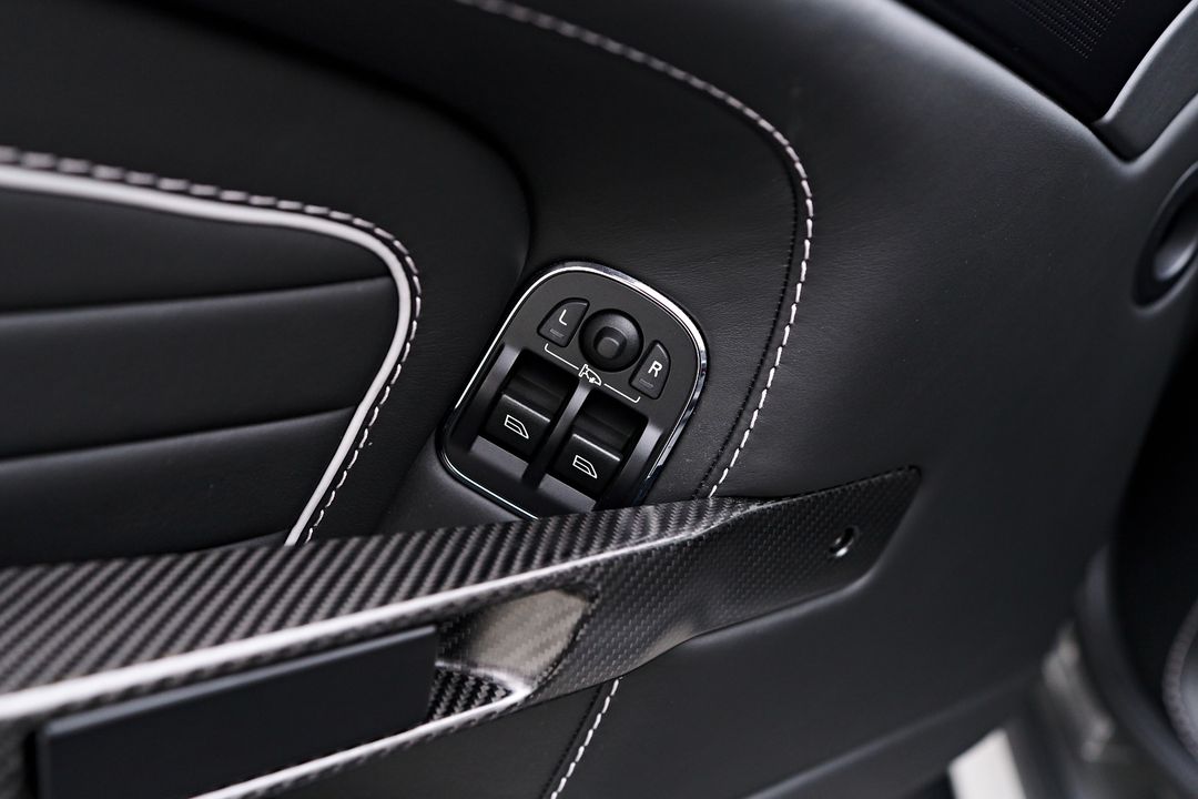 2016 Aston Martin DB9