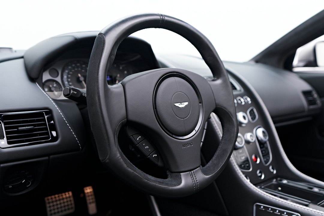 2016 Aston Martin DB9