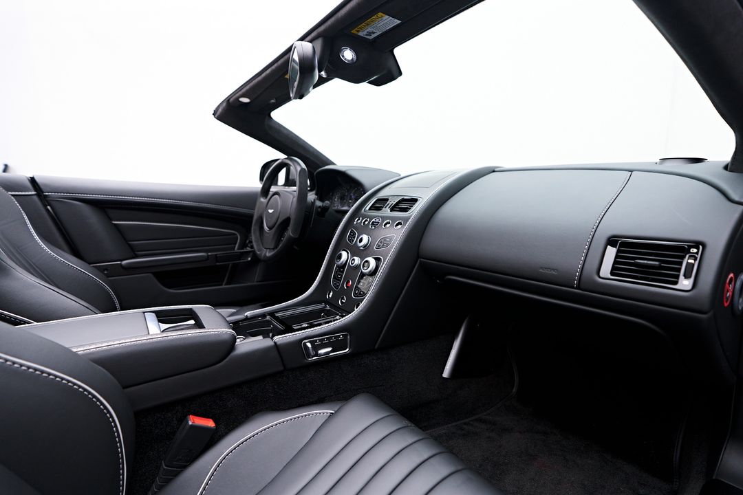 2016 Aston Martin DB9