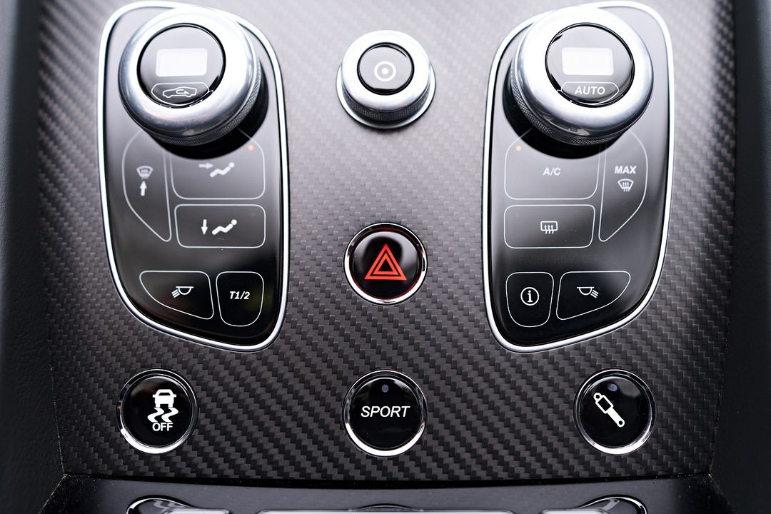 2016 Aston Martin DB9