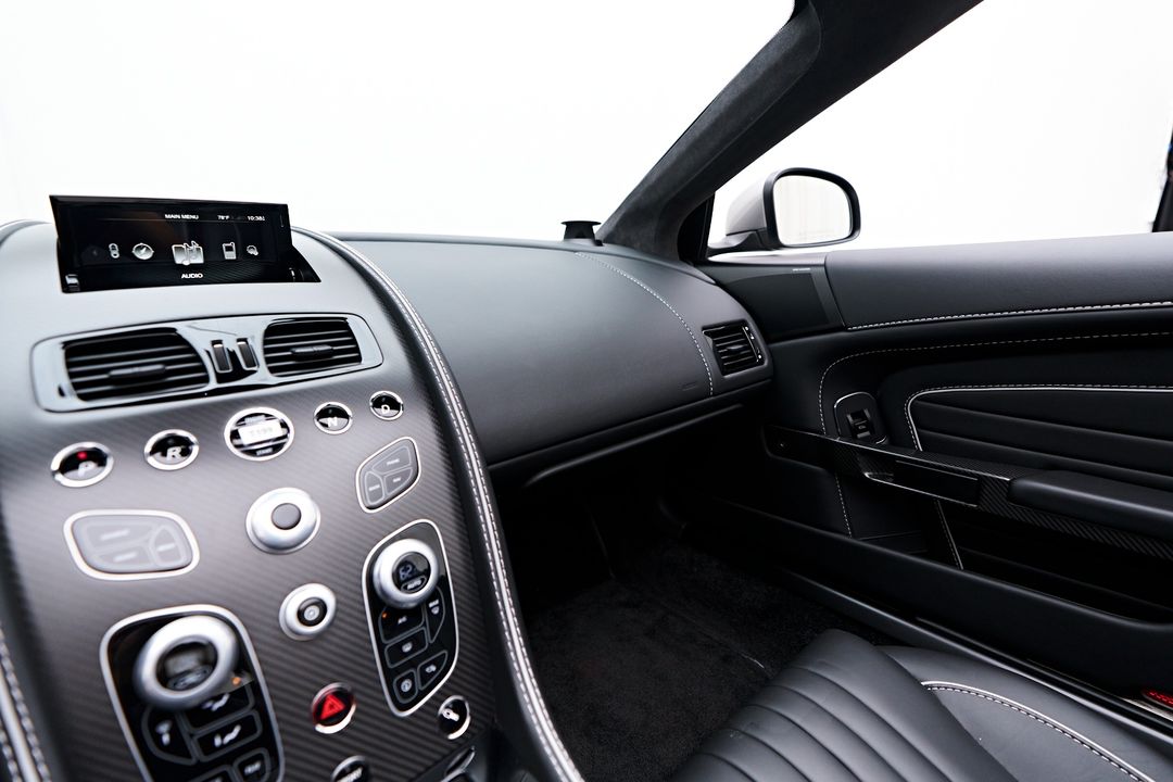 2016 Aston Martin DB9