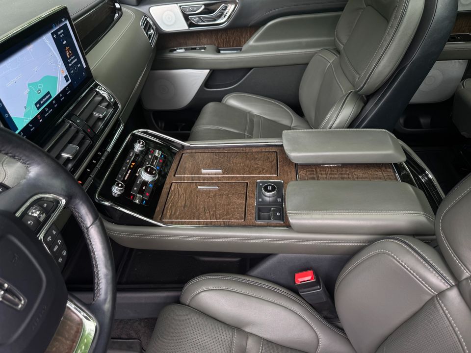 2022 Lincoln Navigator