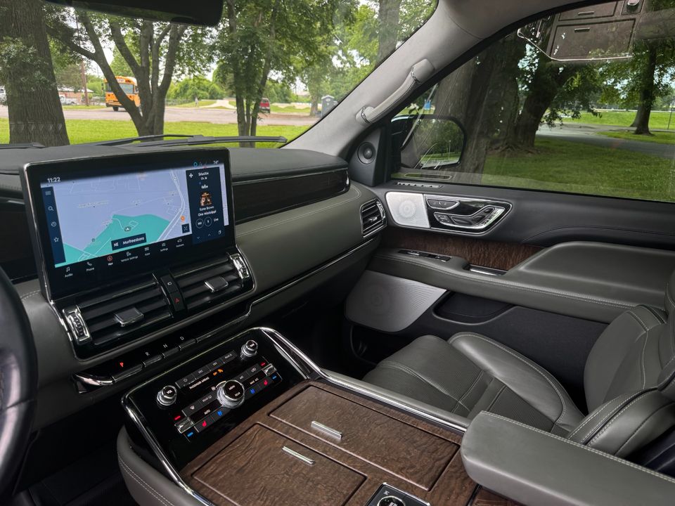 2022 Lincoln Navigator