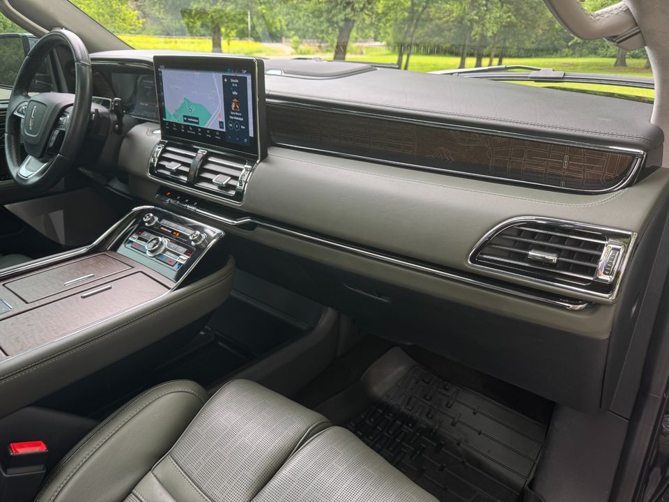 2022 Lincoln Navigator