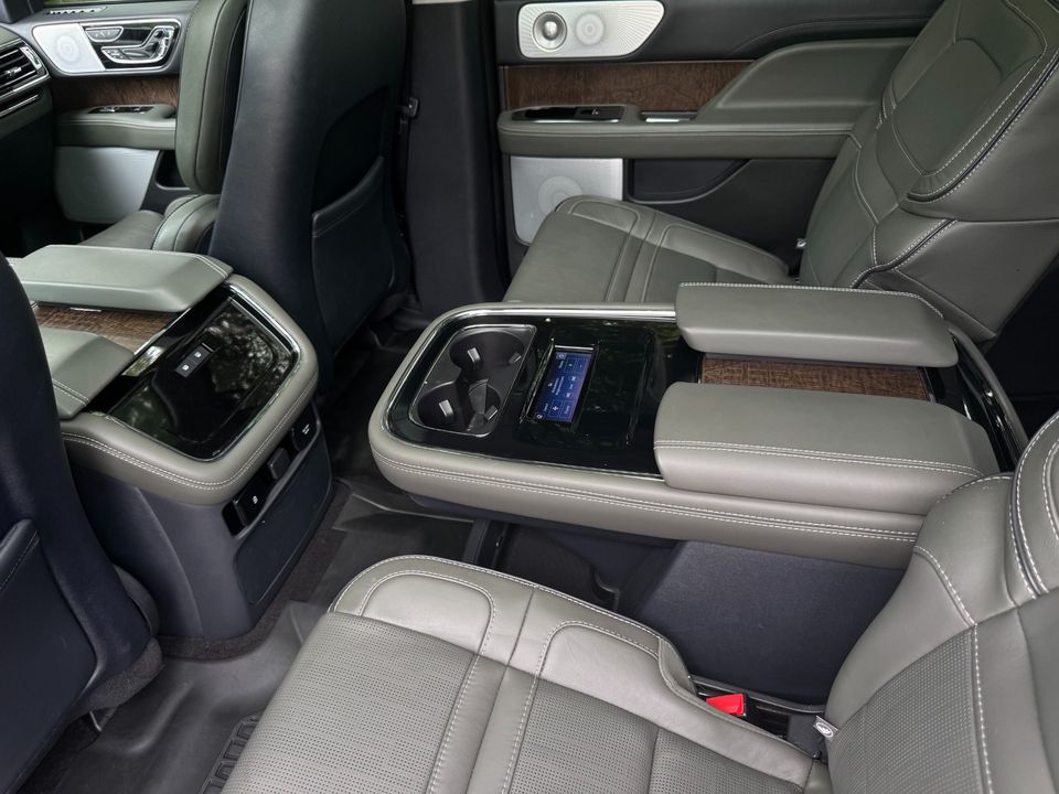 2022 Lincoln Navigator