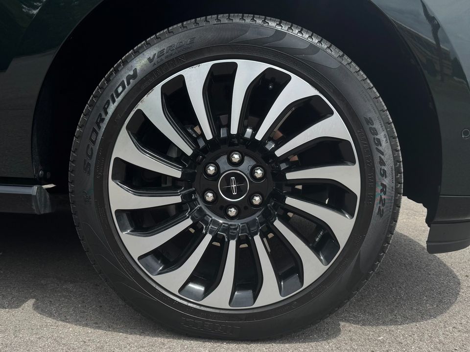 2022 Lincoln Navigator