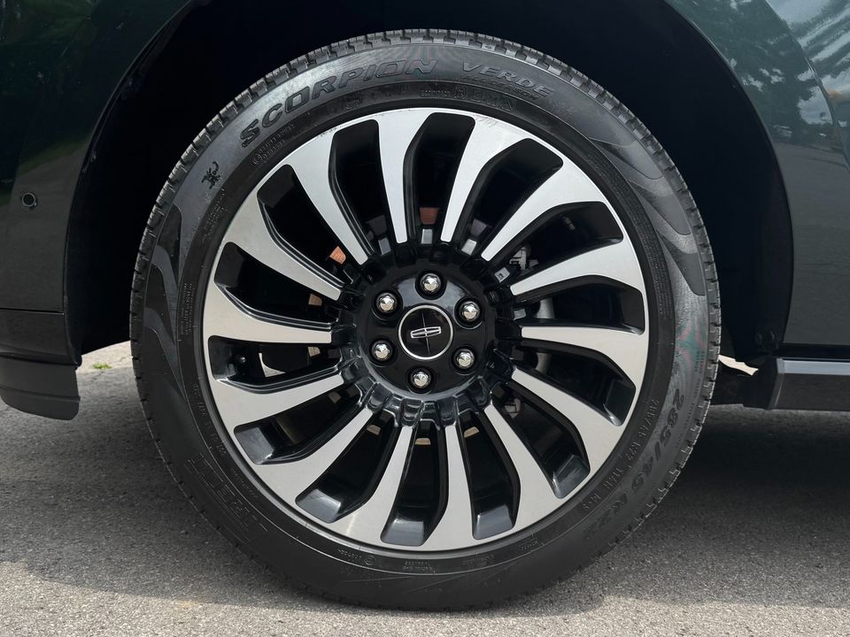 2022 Lincoln Navigator