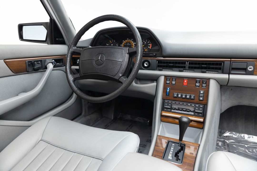 1986 Mercedes-Benz 420-Class