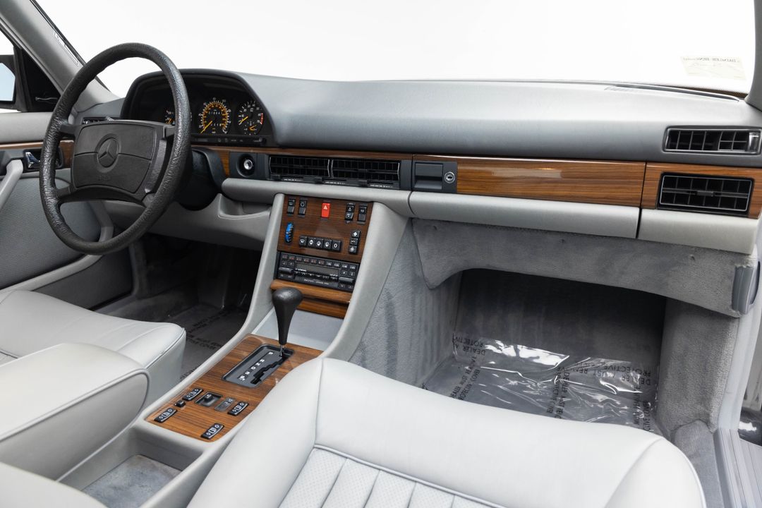 1986 Mercedes-Benz 420-Class