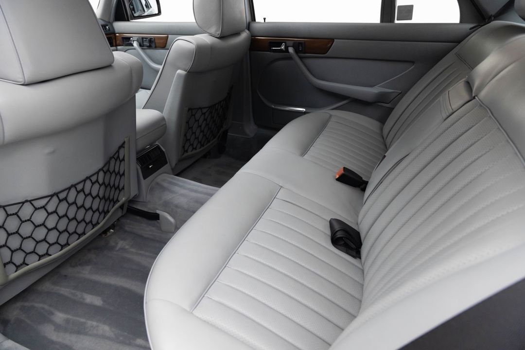 1986 Mercedes-Benz 420-Class
