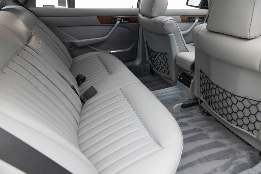 1986 Mercedes-Benz 420-Class