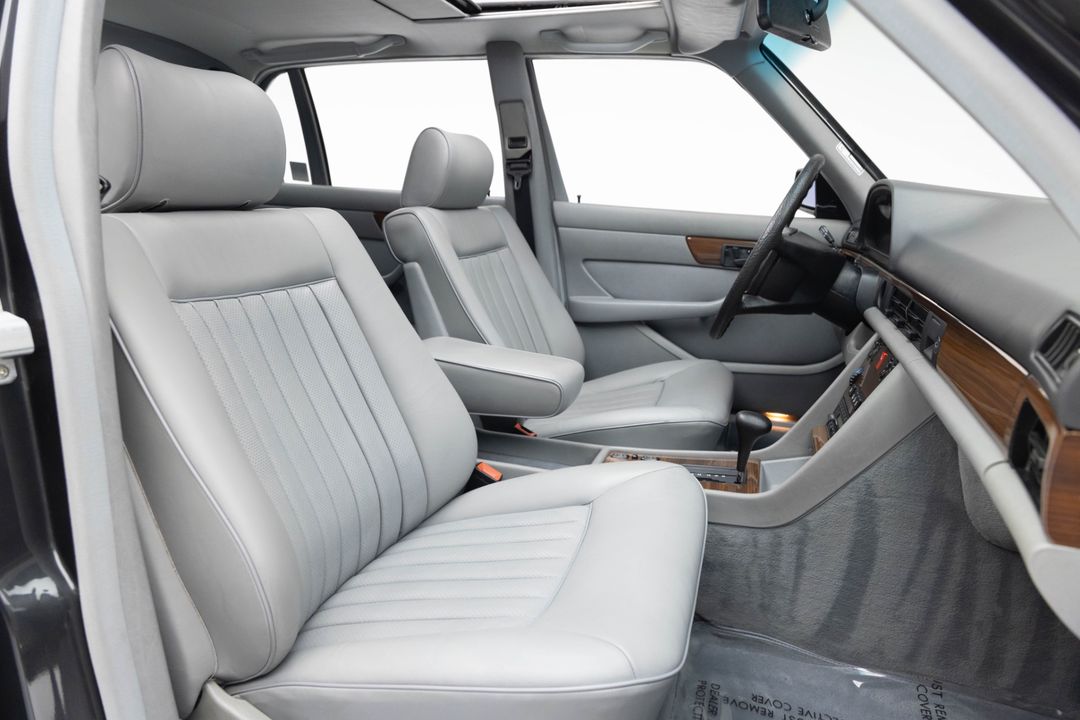1986 Mercedes-Benz 420-Class
