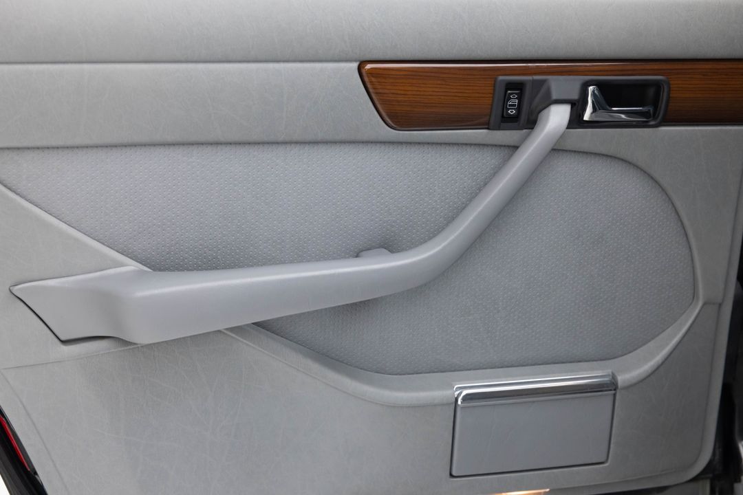 1986 Mercedes-Benz 420-Class