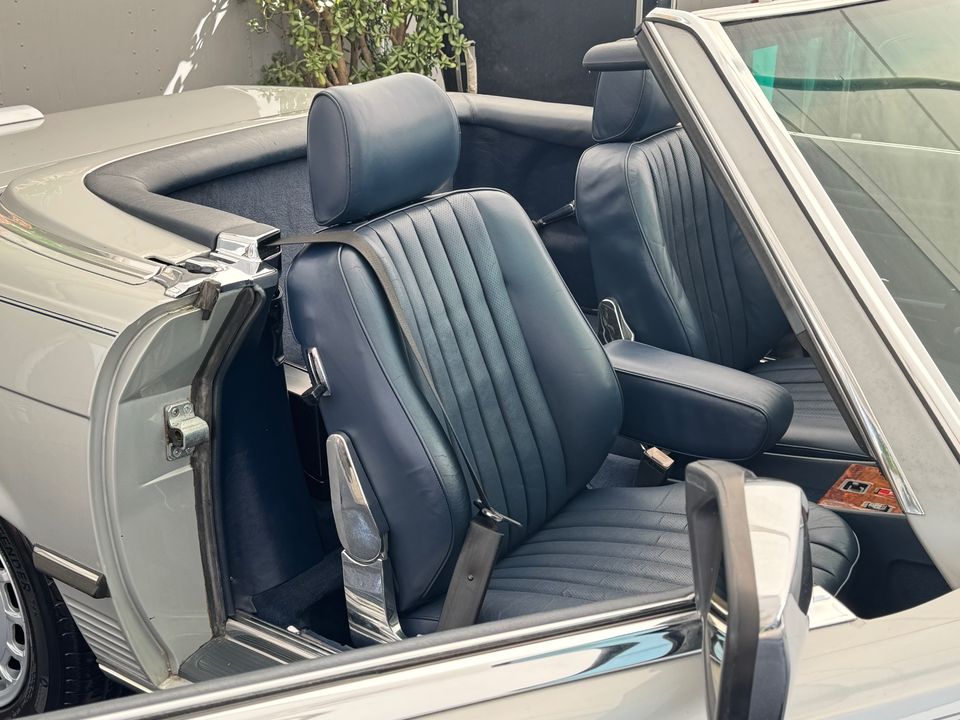 1988 Mercedes-Benz 560-Class