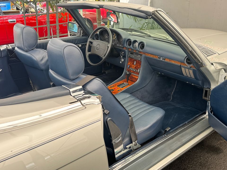 1988 Mercedes-Benz 560-Class