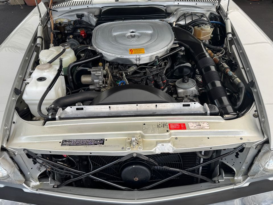 1988 Mercedes-Benz 560-Class