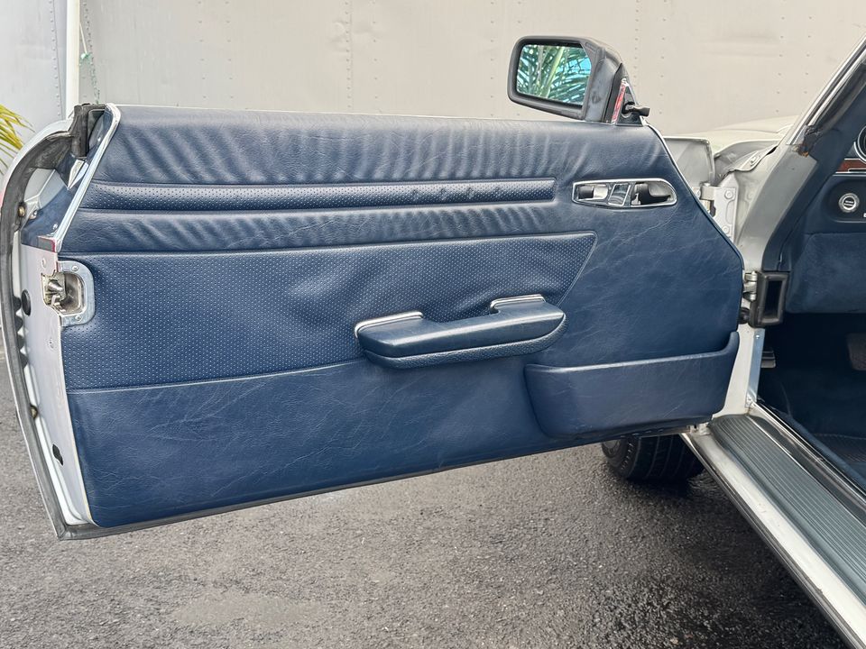 1988 Mercedes-Benz 560-Class