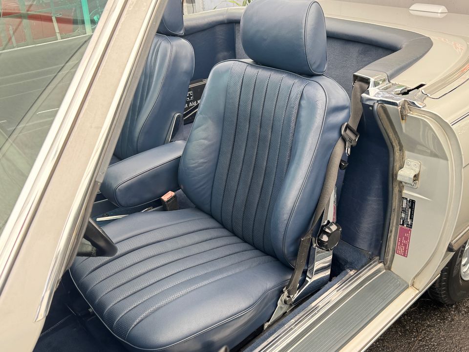 1988 Mercedes-Benz 560-Class
