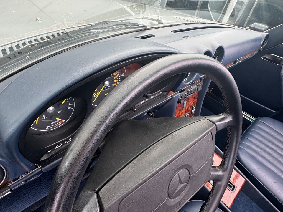 1988 Mercedes-Benz 560-Class
