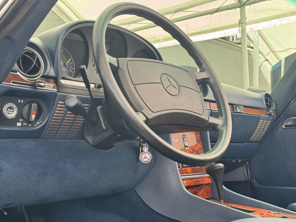 1988 Mercedes-Benz 560-Class