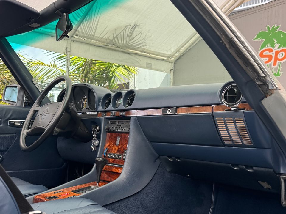 1988 Mercedes-Benz 560-Class