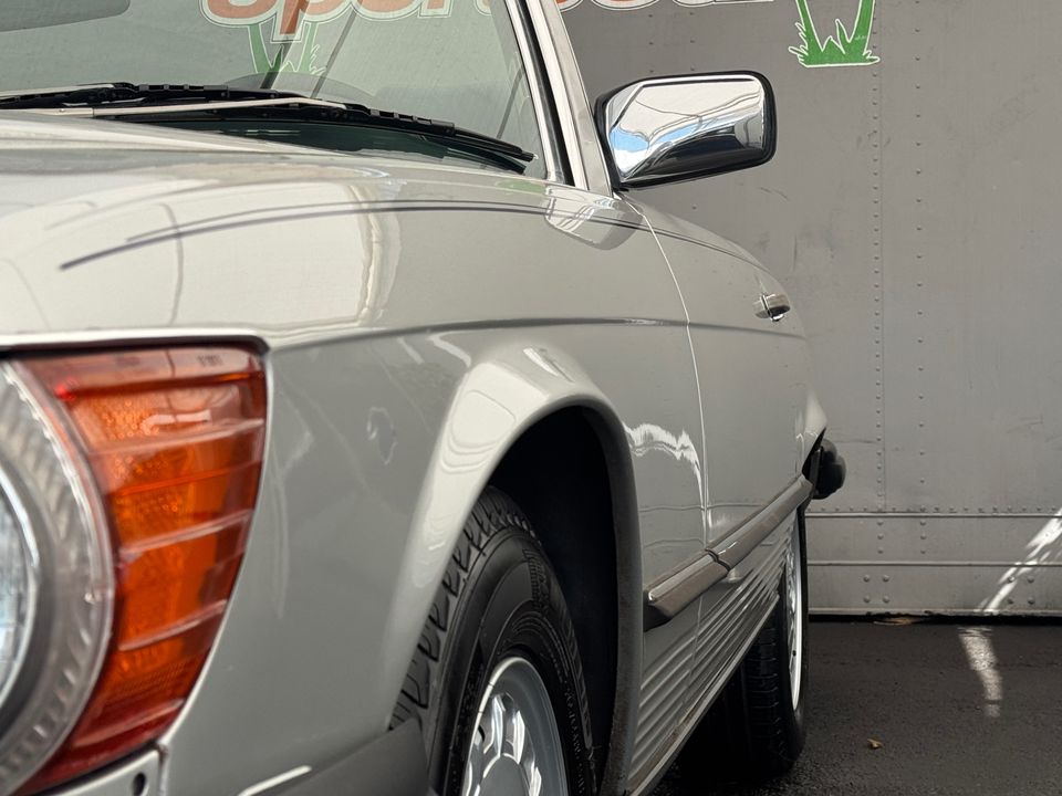 1988 Mercedes-Benz 560-Class