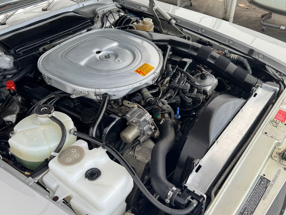 1988 Mercedes-Benz 560-Class