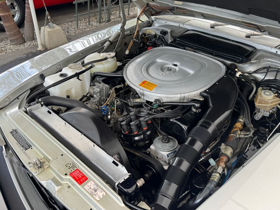 1988 Mercedes-Benz 560-Class