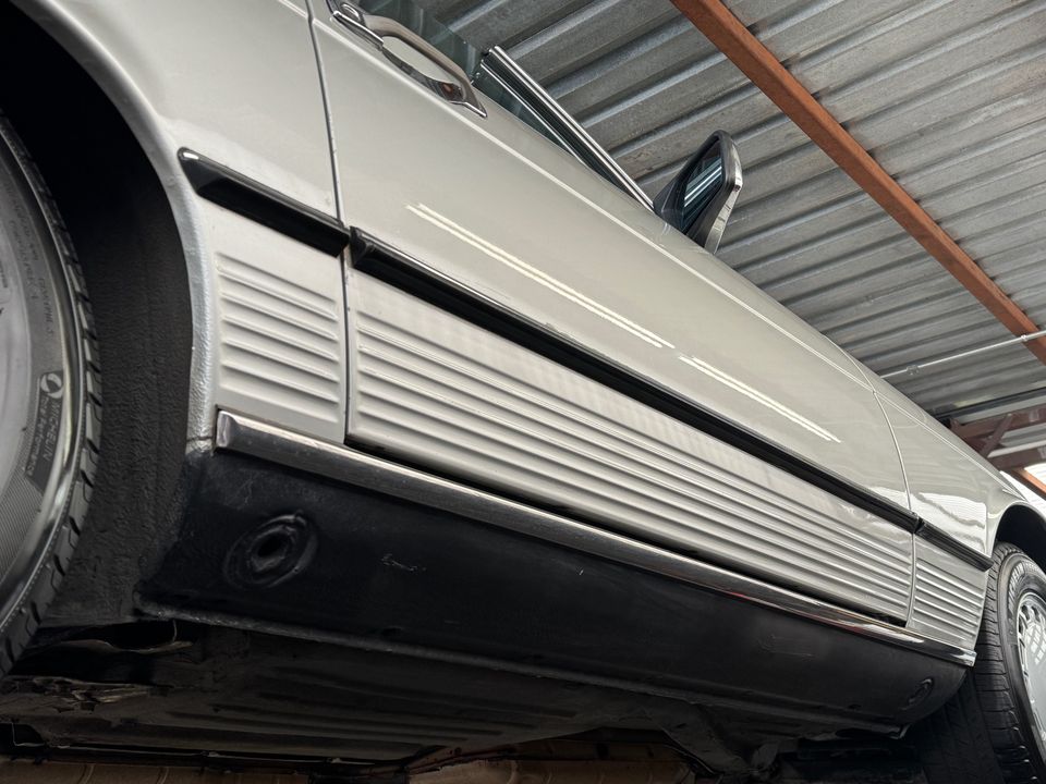 1988 Mercedes-Benz 560-Class