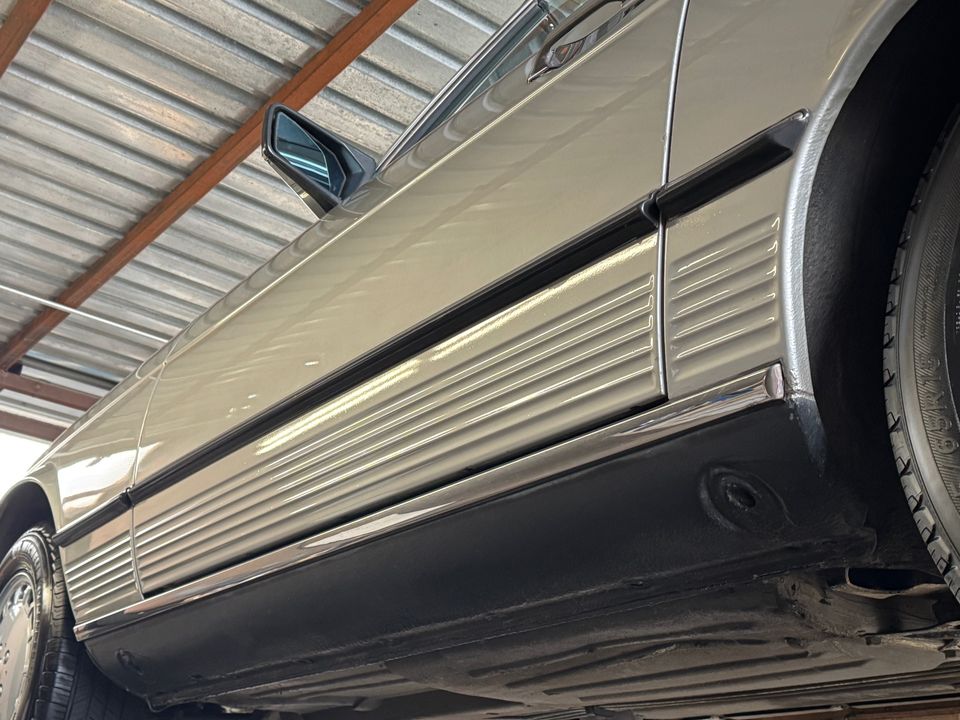 1988 Mercedes-Benz 560-Class
