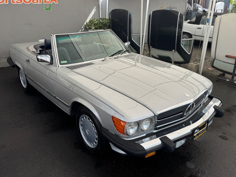 1988 Mercedes-Benz 560-Class