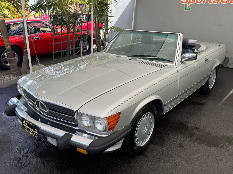 1988 Mercedes-Benz 560-Class