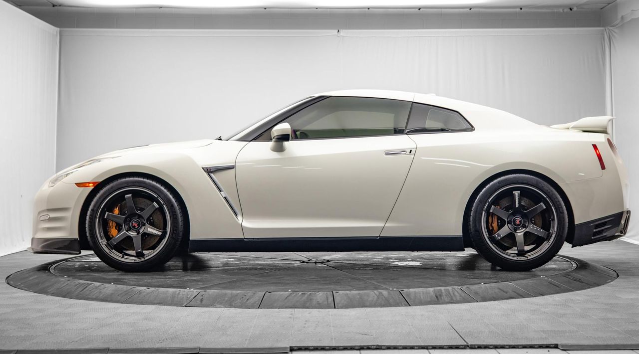 2016 Nissan GT-R