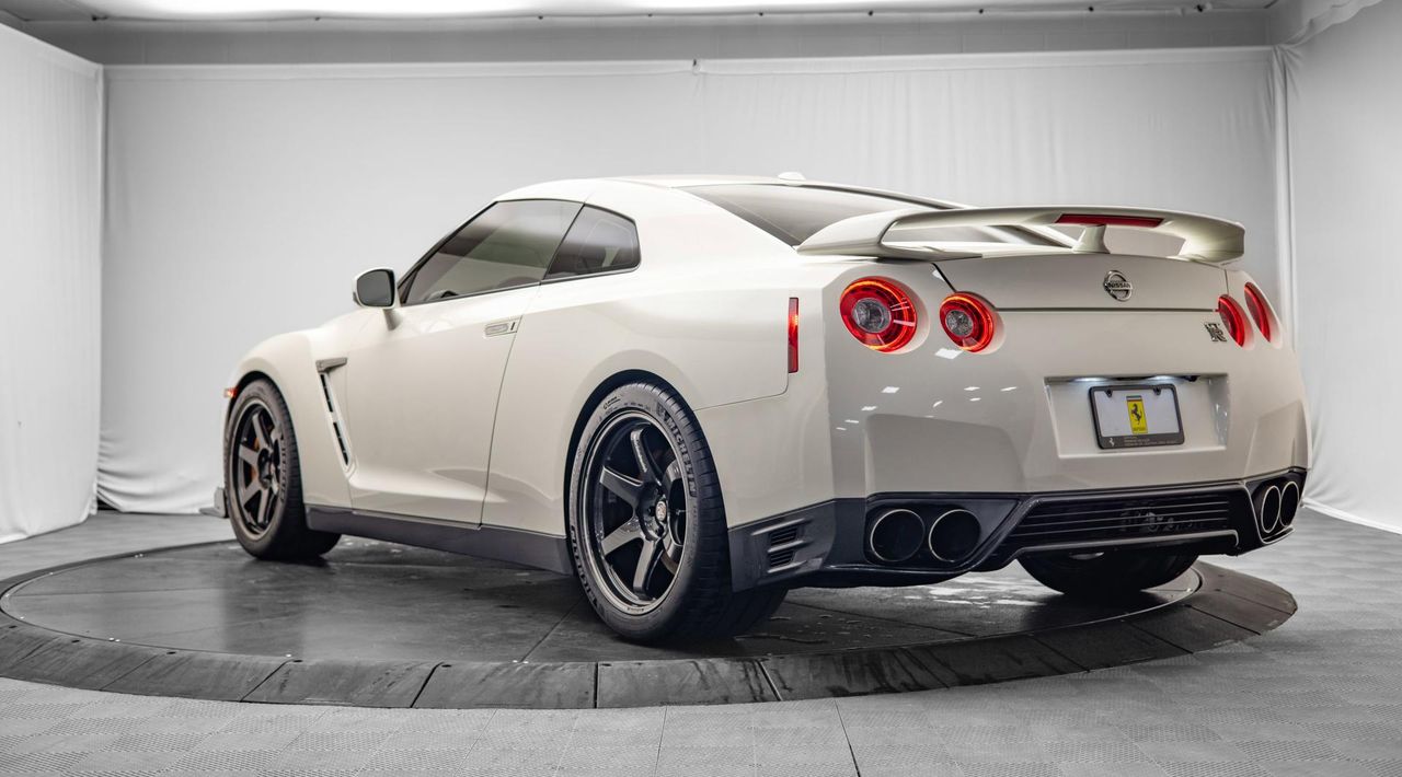 2016 Nissan GT-R