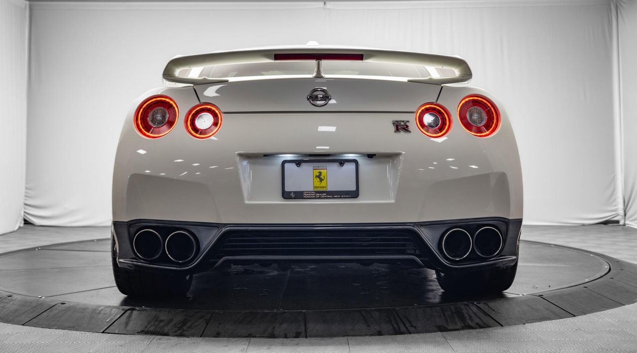 2016 Nissan GT-R