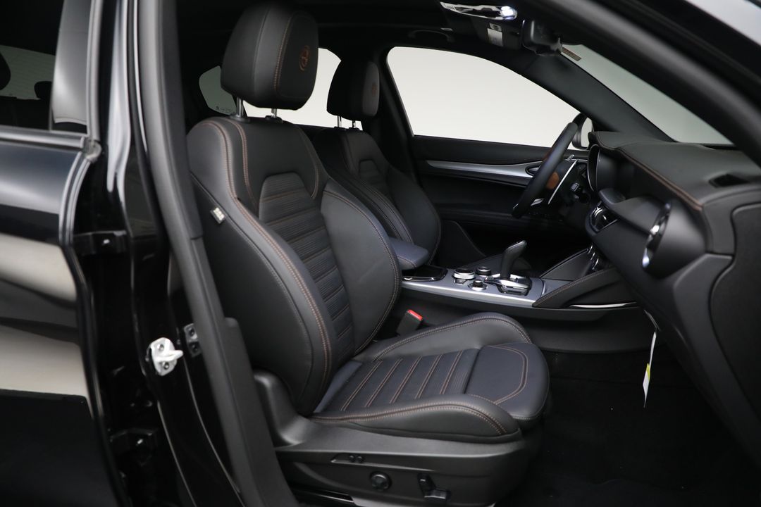 2025 Alfa Romeo Stelvio