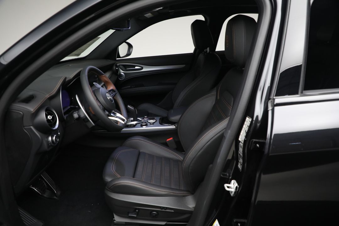 2025 Alfa Romeo Stelvio