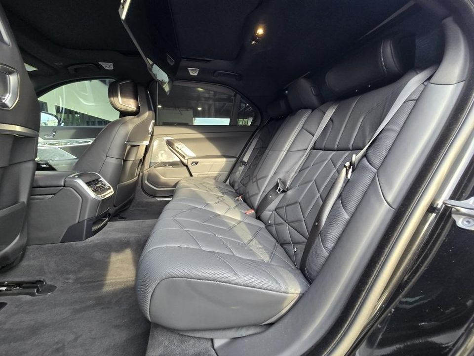 2023 BMW i7