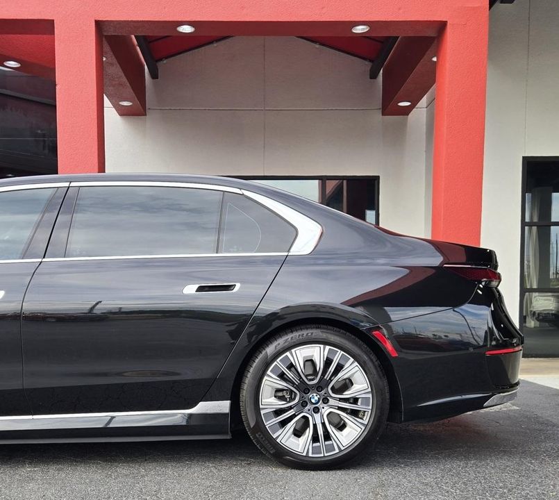 2023 BMW i7