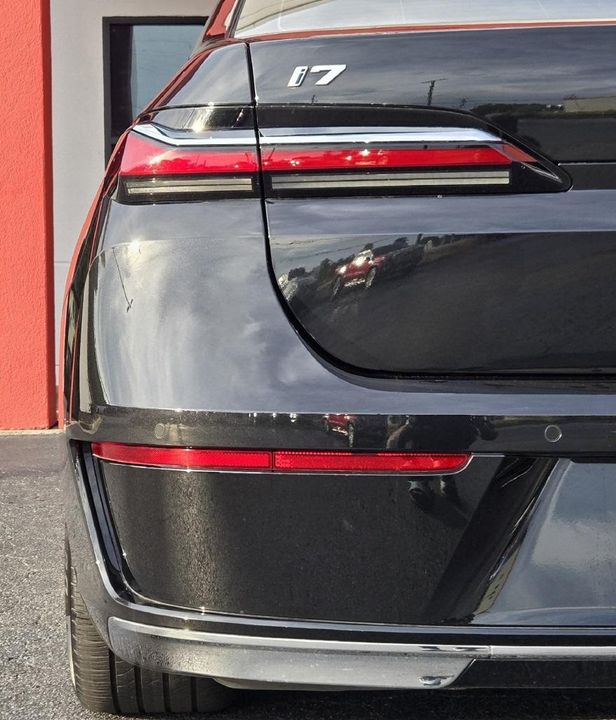 2023 BMW i7