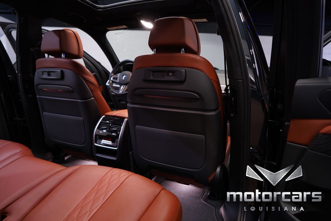 2022 BMW X7