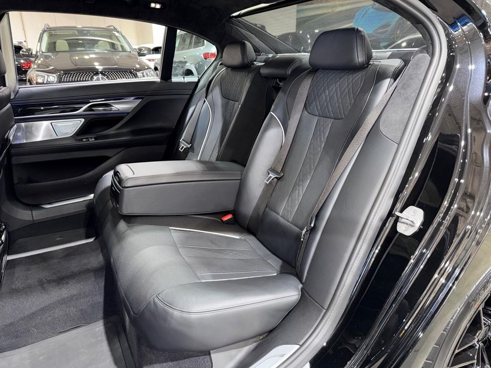 2017 BMW 750i