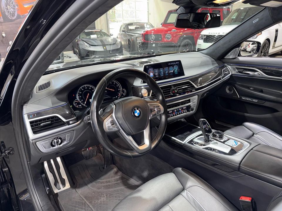 2017 BMW 750i