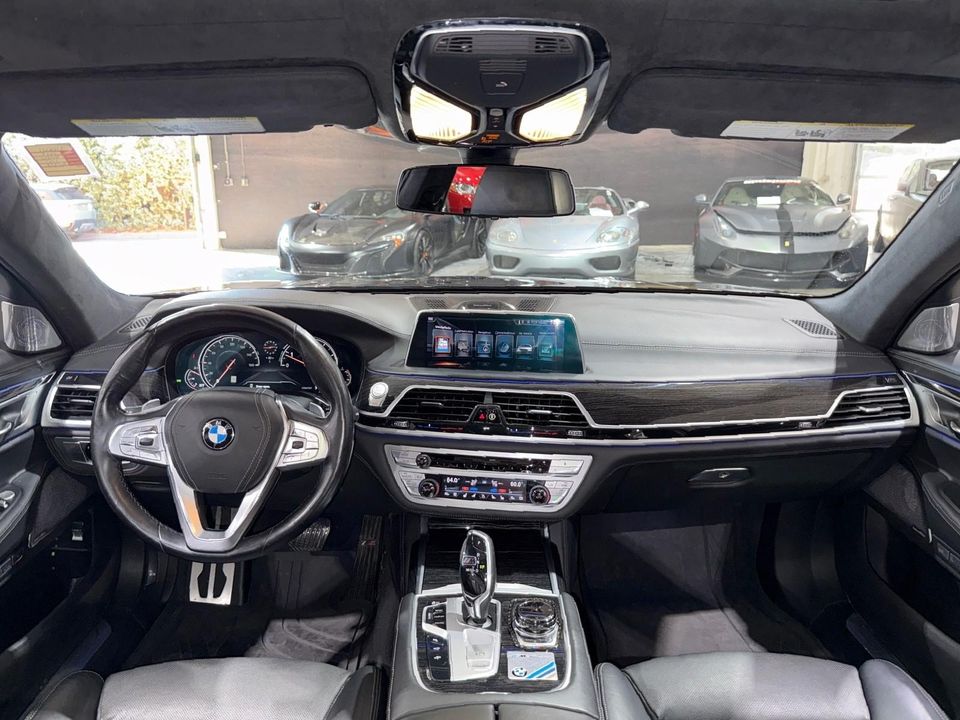 2017 BMW 750i