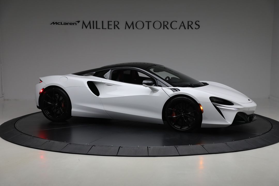 2023 McLaren Artura