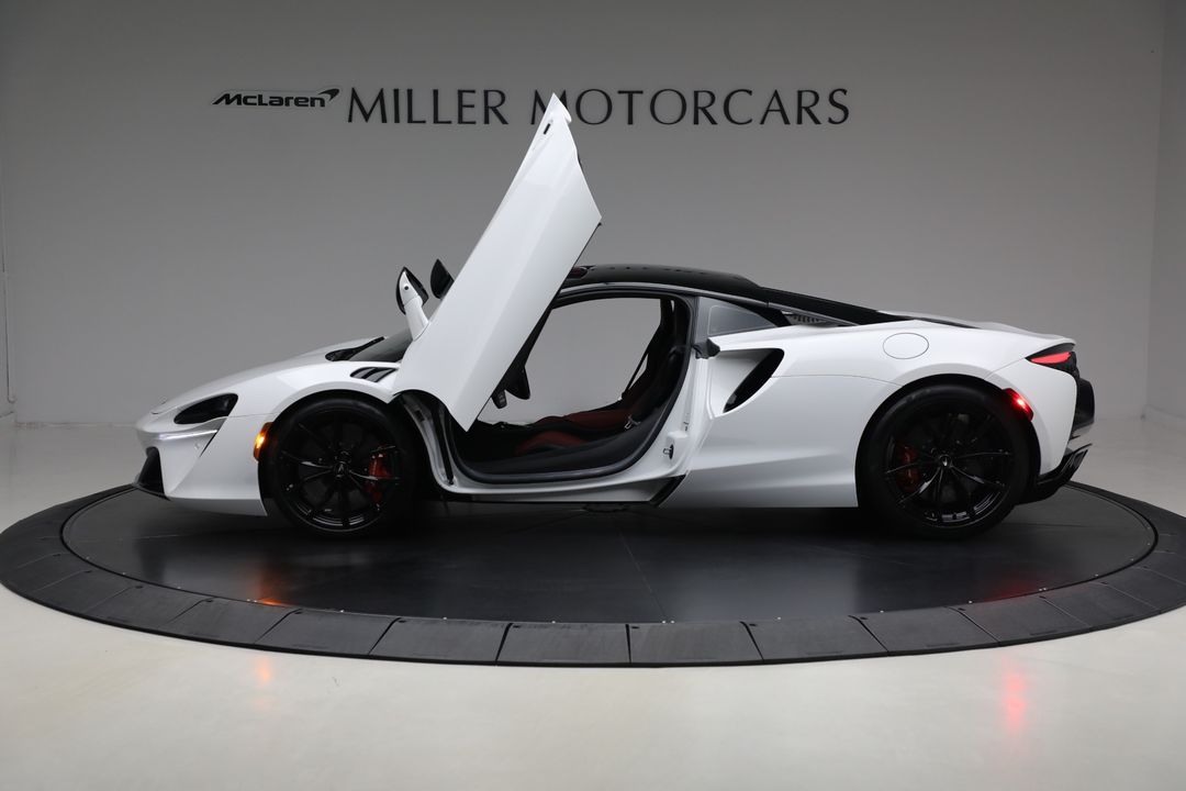 2023 McLaren Artura