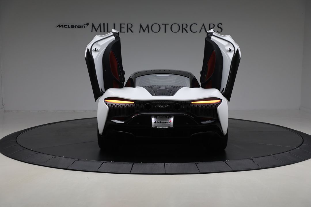 2023 McLaren Artura