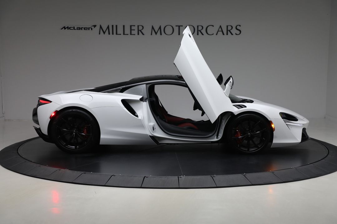 2023 McLaren Artura