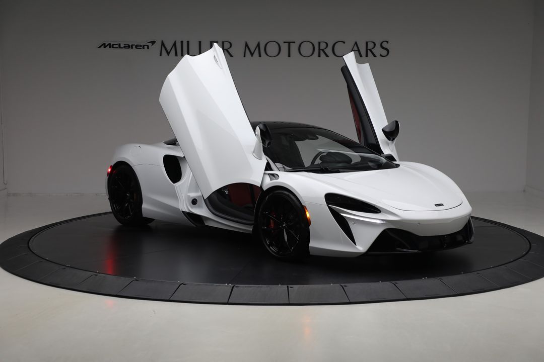 2023 McLaren Artura